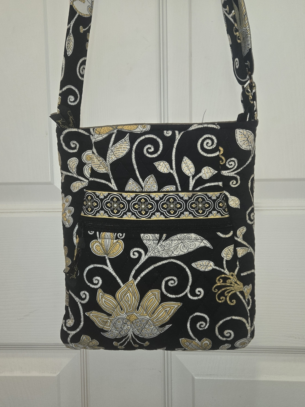 Floral Pattern Quilted Crossbody Bag in Black and Gold